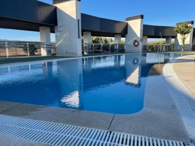 Apartamento Tecnocordoba Aparcamiento Privado Gratuito Y Piscina Exterior foto